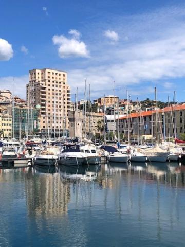 Ferienwohnung Sabrina'S Relax Fra Mare E Storia Savona Exterior foto