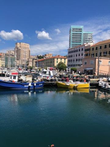 Ferienwohnung Sabrina'S Relax Fra Mare E Storia Savona Exterior foto